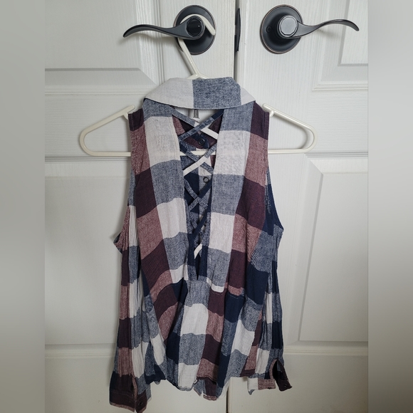 BKE Plaid Cold Shoulder Linen Blend Top - Size XS - Picture 3 of 6